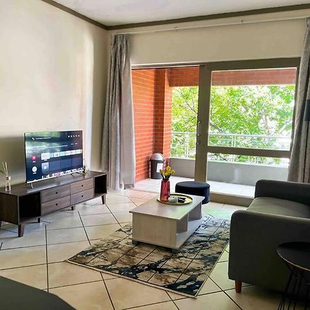 Stunning 1 Bedroom Apartment Sandton Luaran gambar