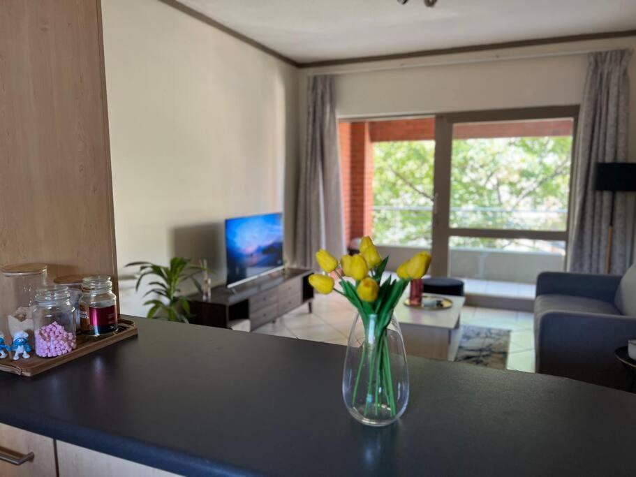 Stunning 1 Bedroom Apartment Sandton Luaran gambar