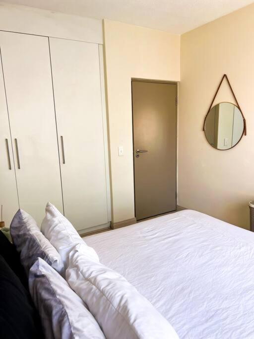 Stunning 1 Bedroom Apartment Sandton Luaran gambar